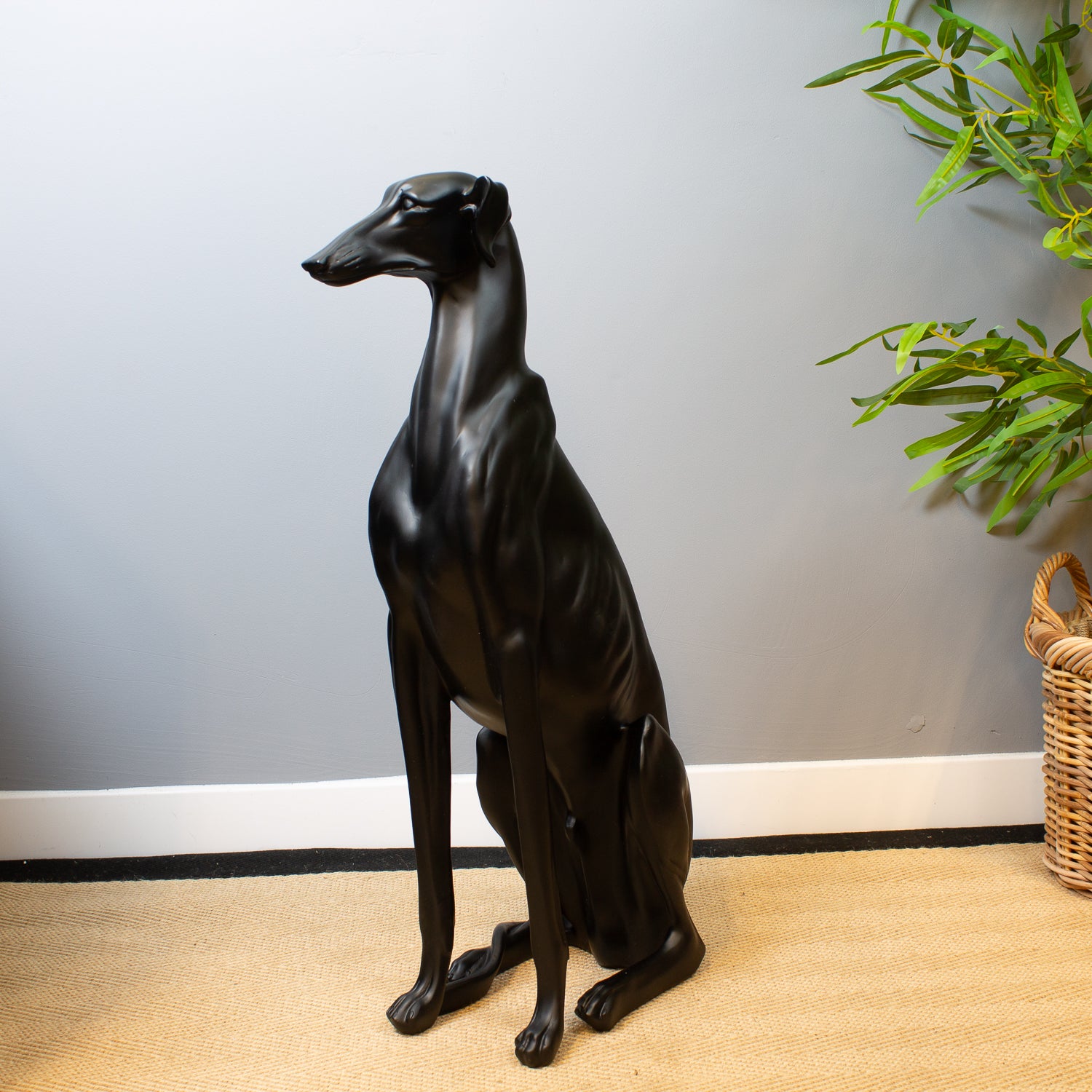 Black Greyhound, Large