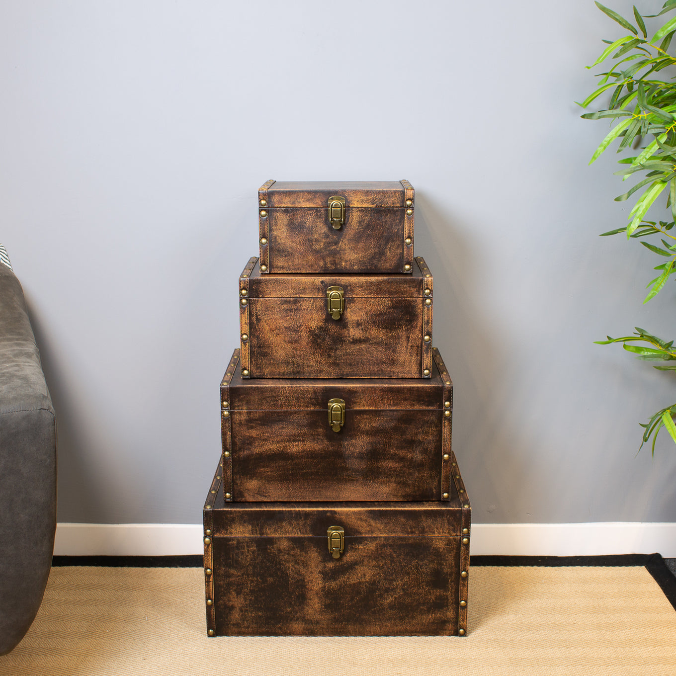 Vintage Luggage Storage Trunks - Classic Brown