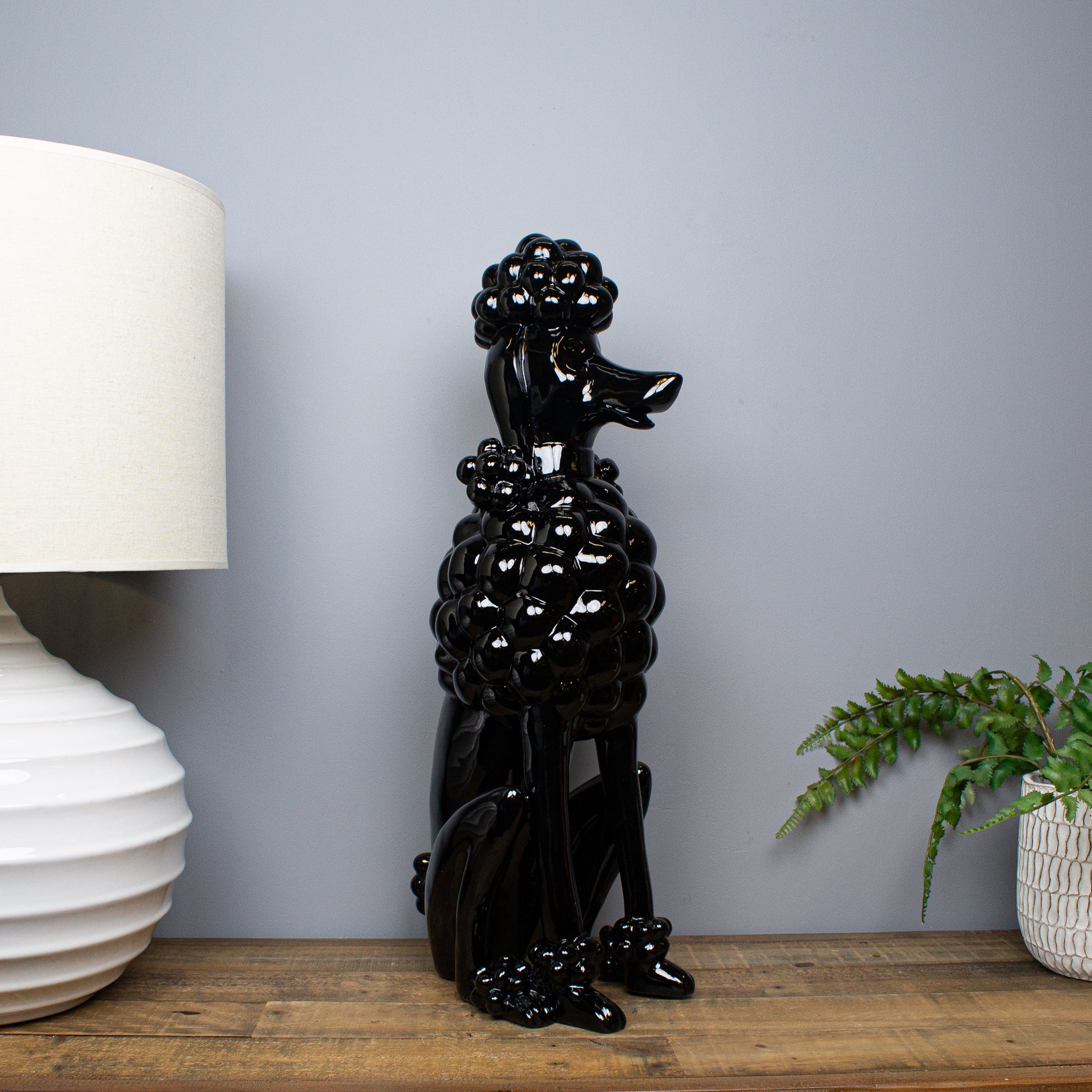 Sitting Poodle, Black